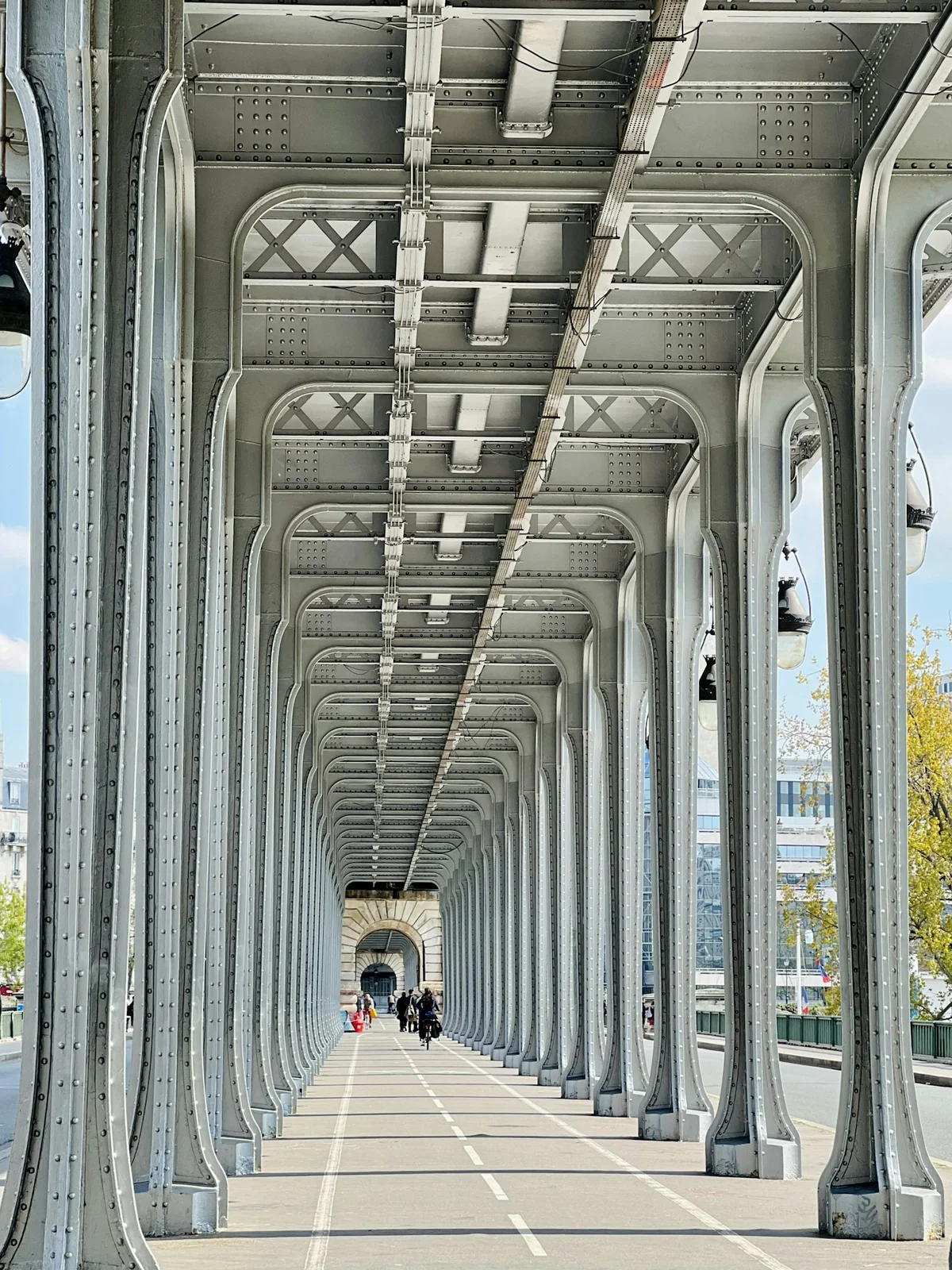 The repeating steel arches of Pont de Bir-Hakeim in Paris